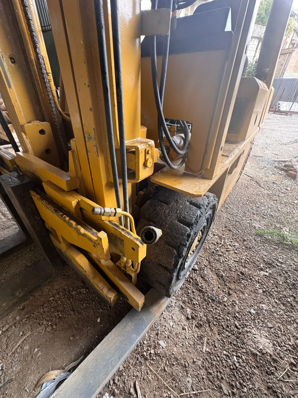 Carrello elevatore usato Cesab - comandi a 4 vie