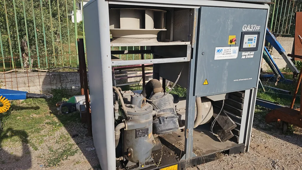 compressore usato Atlas copco GA37FF - panoramica