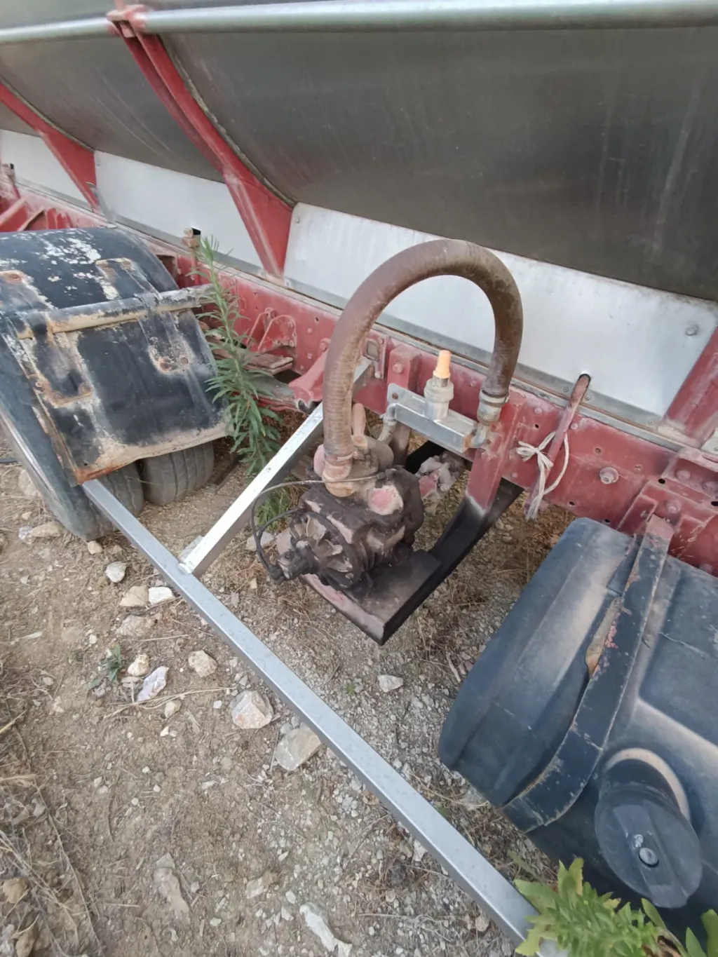 cisterna in acciao inox usata attacchi 2