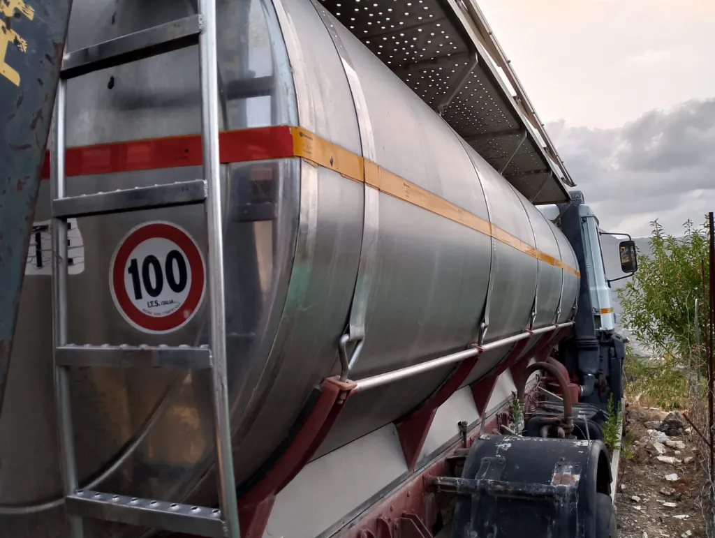 cisterna in acciao inox usata