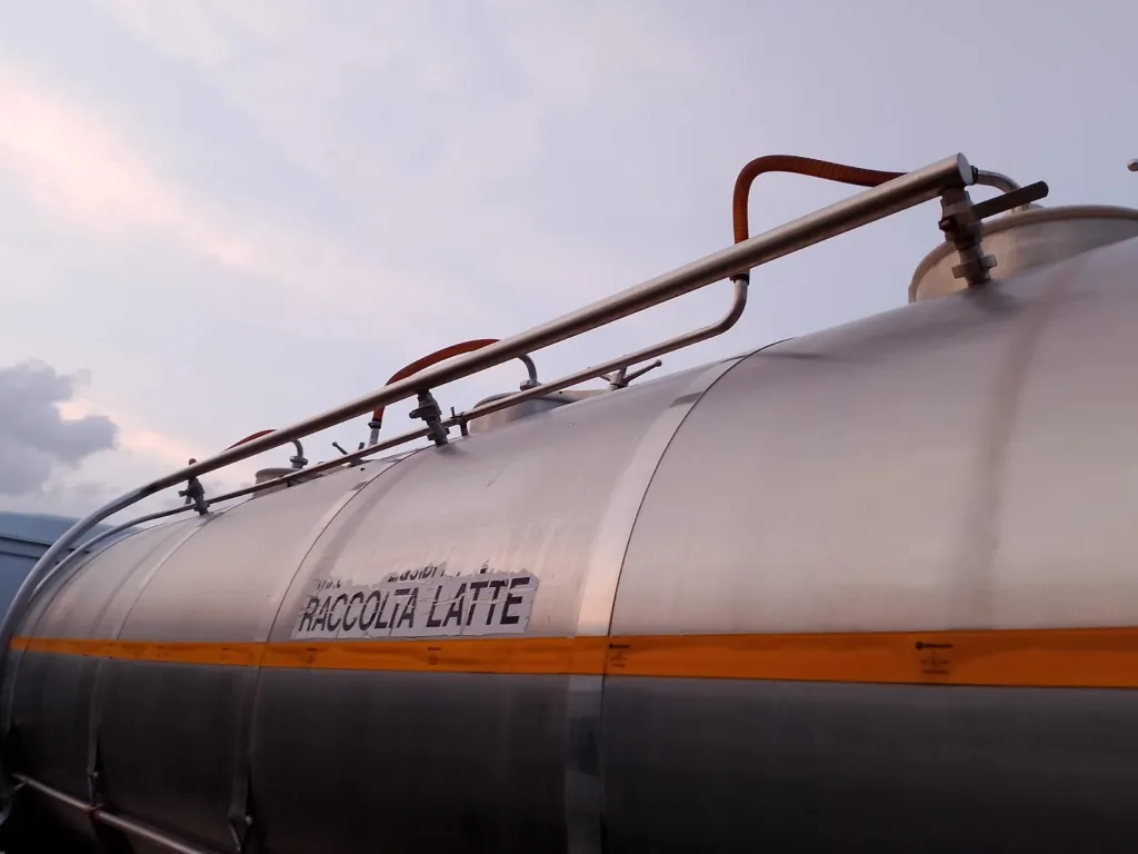 cisterna in acciao inox usata lato 