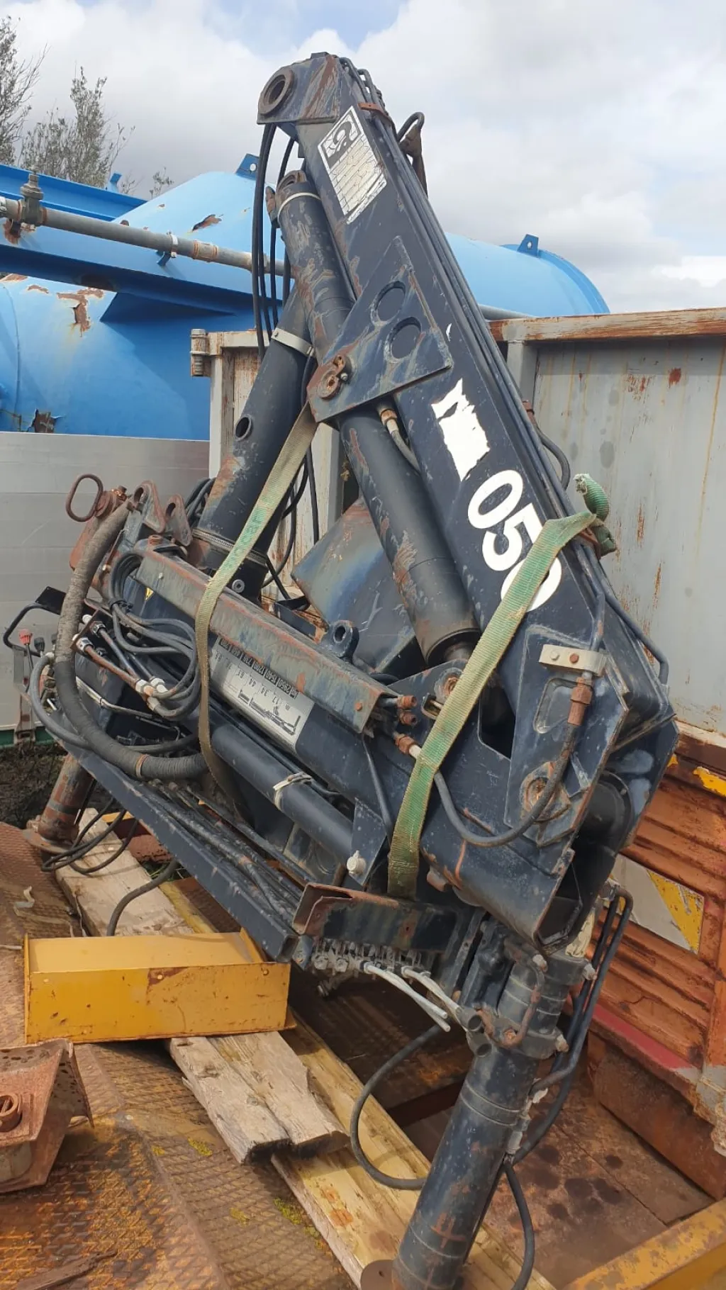 Gru per camion o autocarro usata marca Hiab